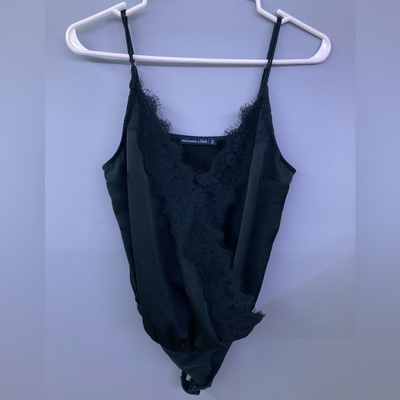 Abercrombie & Fitch Black Stain Floral Lace Sleeveless Bodysuit - Picture 4 of 10